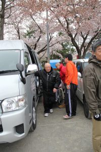 正勝さん降車